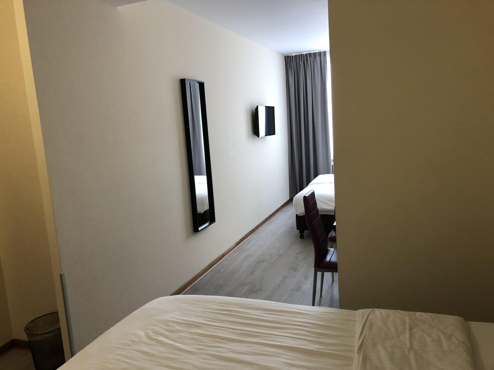 Slina Hotel Brussels Sint-Jans-Molenbeek Exteriör bild