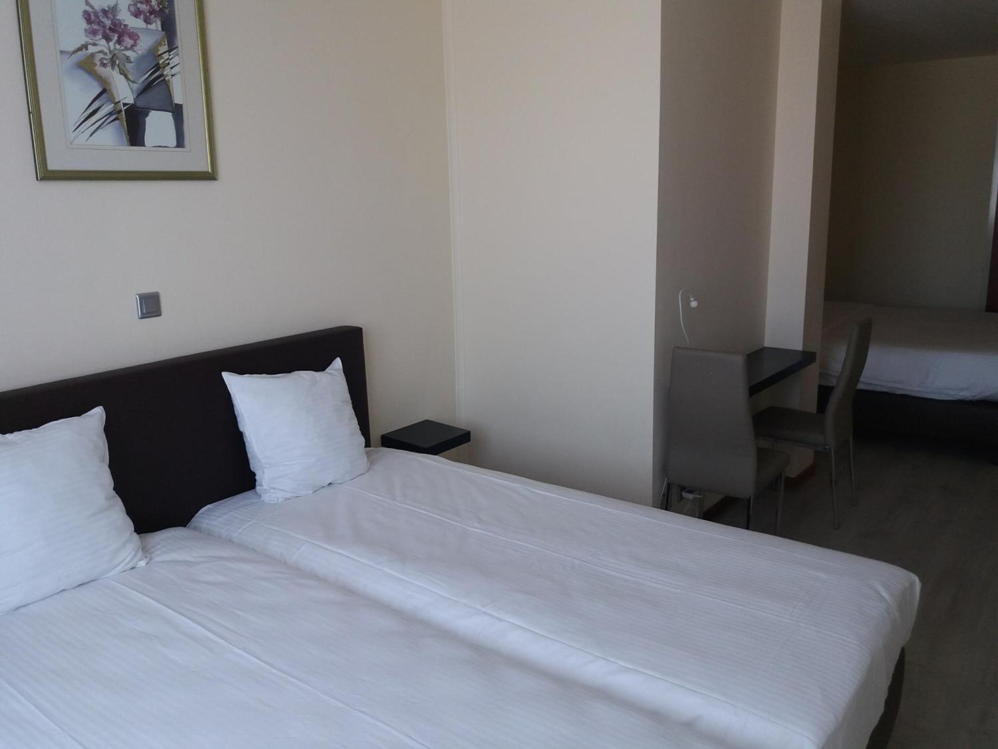 Slina Hotel Brussels Sint-Jans-Molenbeek Exteriör bild