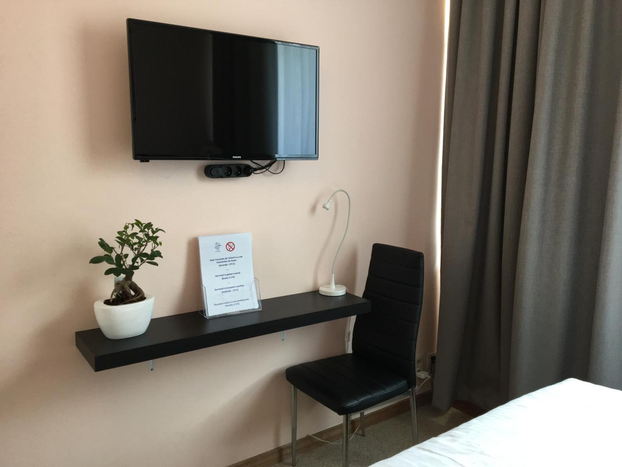 Slina Hotel Brussels Sint-Jans-Molenbeek Exteriör bild