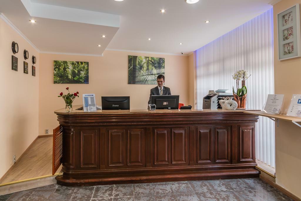 Slina Hotel Brussels Sint-Jans-Molenbeek Exteriör bild
